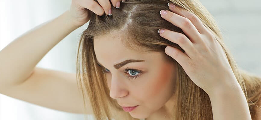 مهم ترین عوامل ریزش مو در میان افراد جوان